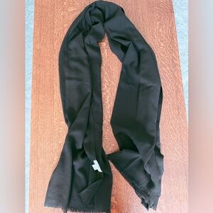 Love Quotes Linen Black Scarf